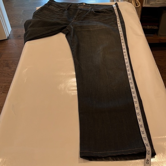 7 For All Mankind ‘A’ Pocket Relaxed Size 34 - Picture 8 of 16
